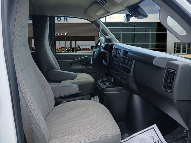 2025 Chevrolet Express 3500 LT
