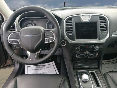 2022 Chrysler 300 Touring L