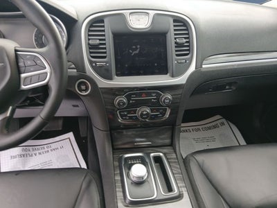 2022 Chrysler 300 Touring L