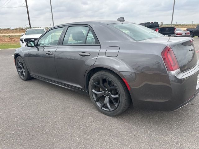 2022 Chrysler 300 Touring L
