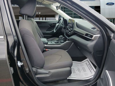 2024 Toyota Highlander LE