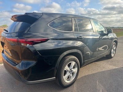 2024 Toyota Highlander LE