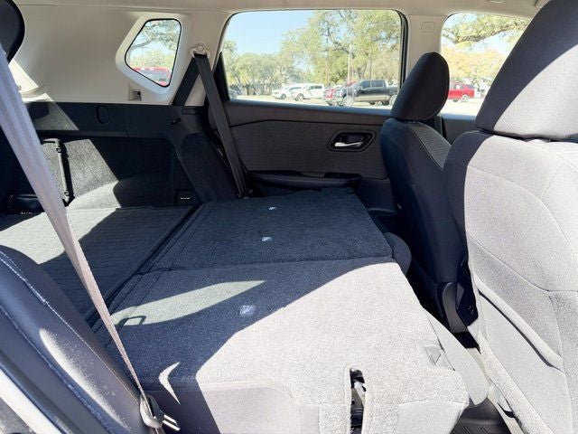 2023 Nissan Rogue Base