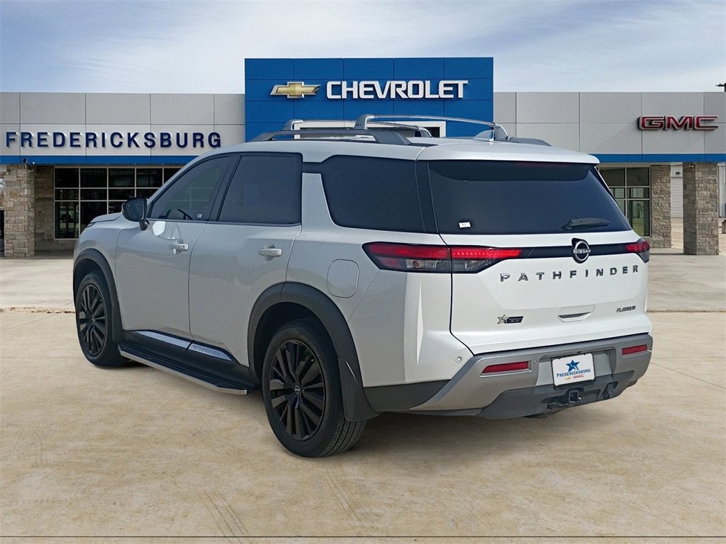 2025 Nissan Pathfinder Platinum