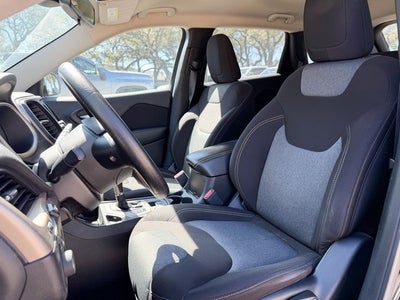 2017 Jeep Cherokee Sport