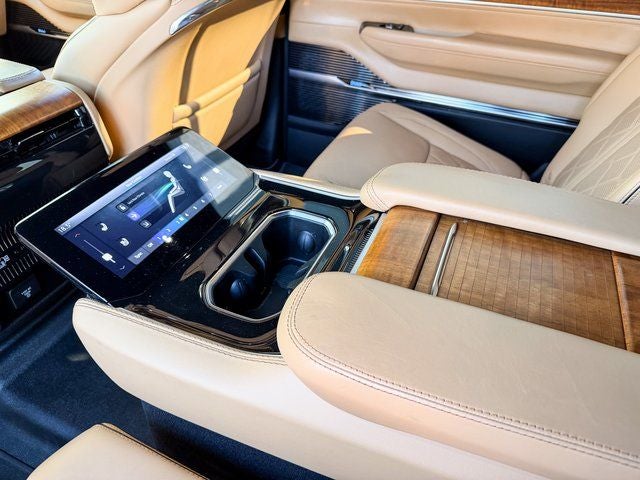 2022 Jeep Grand Wagoneer Series III