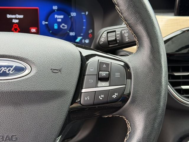 2022 Ford Escape Hybrid Titanium