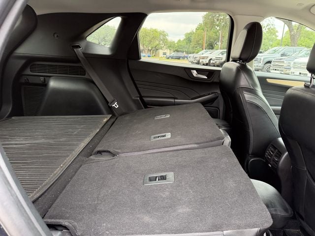 2022 Ford Escape Hybrid Titanium