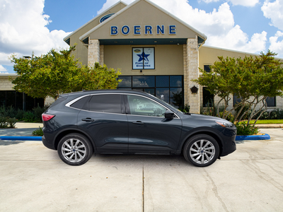 2022 Ford Escape Hybrid Titanium