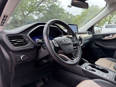 2022 Ford Escape Hybrid Titanium