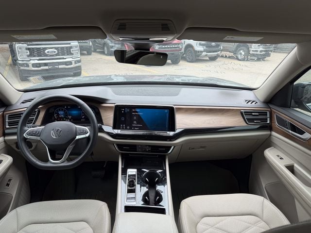 2024 Volkswagen Atlas 2.0T SE w/ Technology