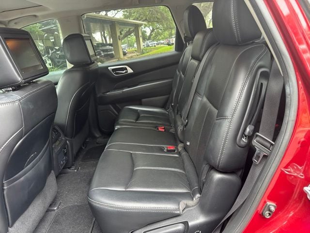 2017 Nissan Pathfinder Platinum