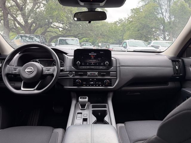 2024 Nissan Pathfinder S