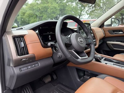 2024 Nissan Pathfinder Platinum