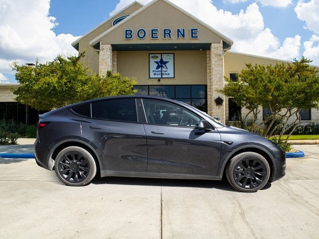 2024 Tesla Model Y Base