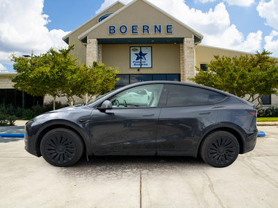 2025 Tesla Model Y Long Range