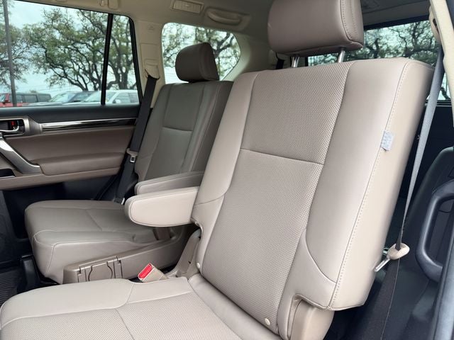 2022 Lexus GX Base