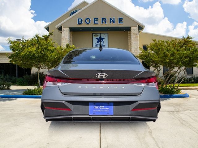 2025 Hyundai Elantra SE
