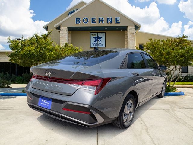 2025 Hyundai Elantra SE