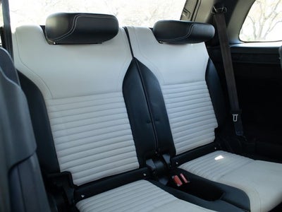 2023 Land Rover Discovery P360 S R-Dynamic