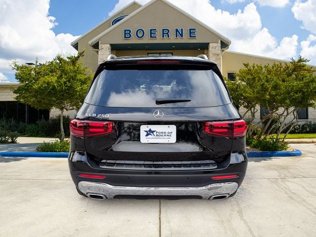 2025 Mercedes-Benz GLB Base