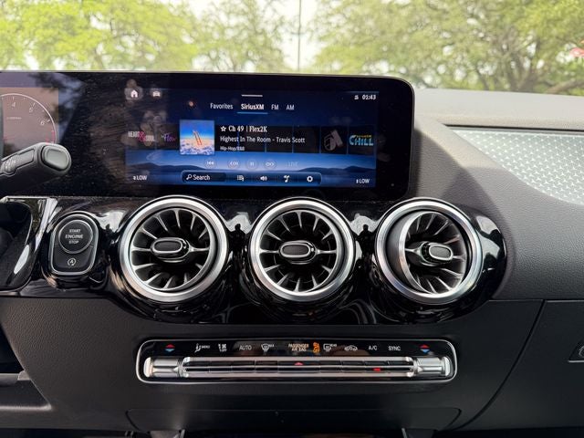 2025 Mercedes-Benz GLA Base