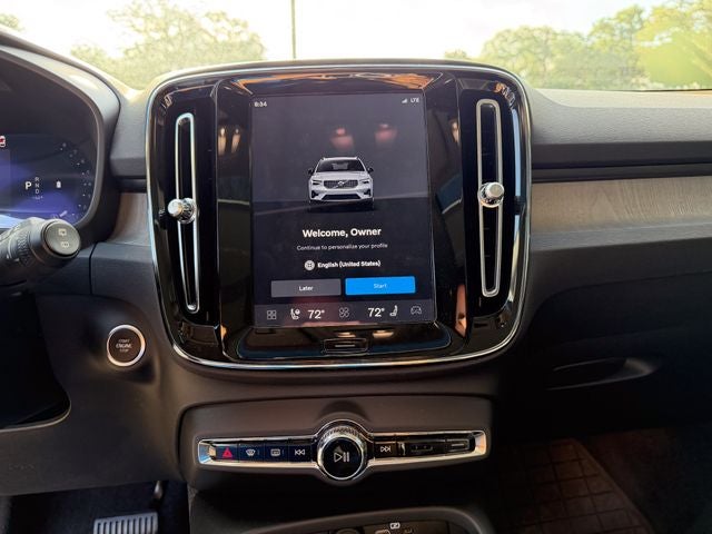 2024 Volvo XC40 B5 Plus Bright Theme
