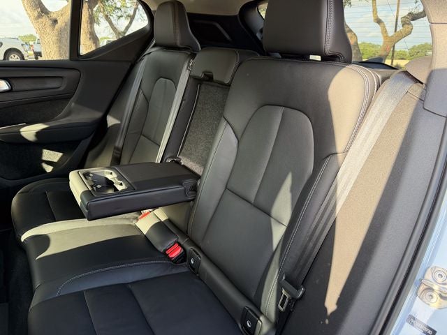 2024 Volvo XC40 B5 Plus Bright Theme