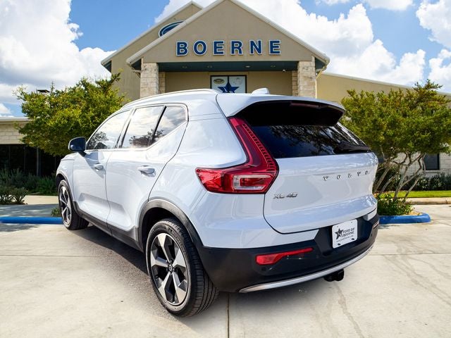 2024 Volvo XC40 B5 Plus Bright Theme